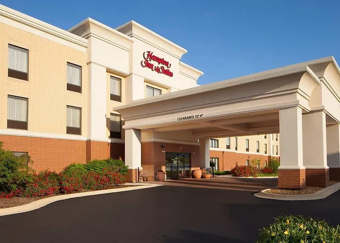 Hampton & Chicago/saint Charles Hotel 3*