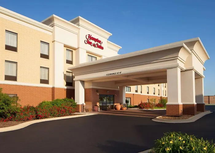 Hampton & Chicago/saint Charles Hotel 3*