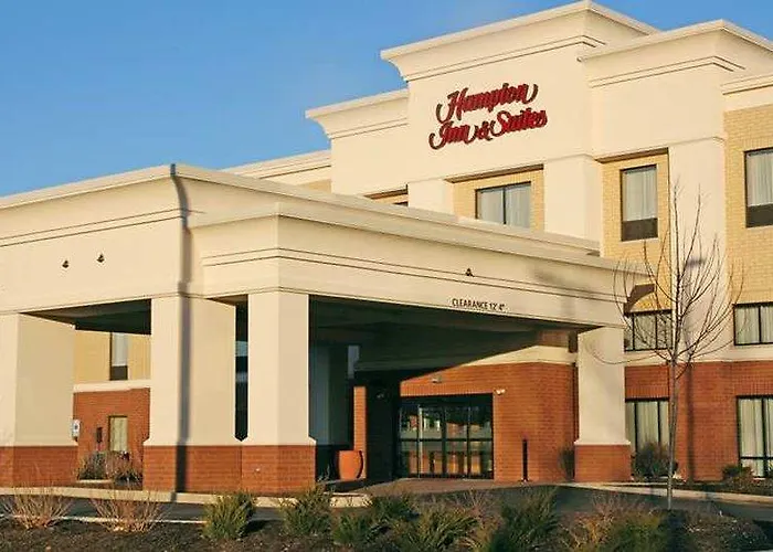 Hampton & Chicago/saint Charles Hotel 3*